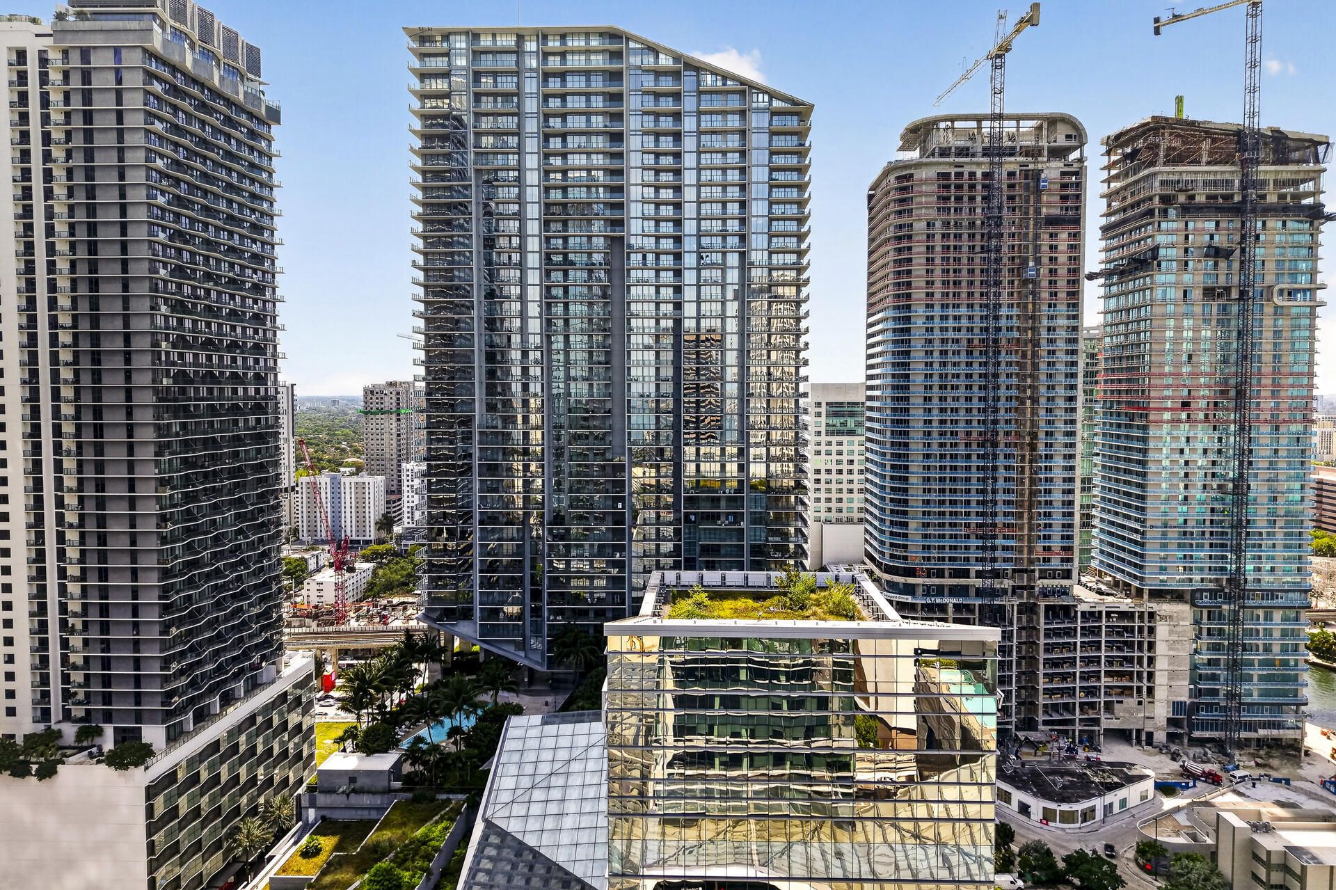 88 SW 7th St, Unit PH4202, Miami, FL 33130 Photo