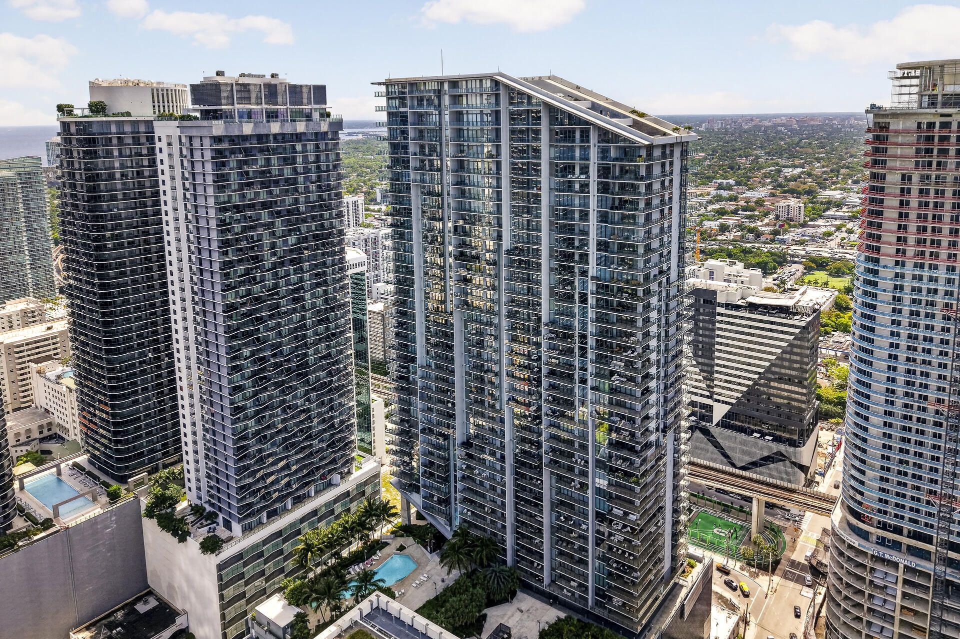 88 SW 7th St, Unit PH4202, Miami, FL 33130 Photo
