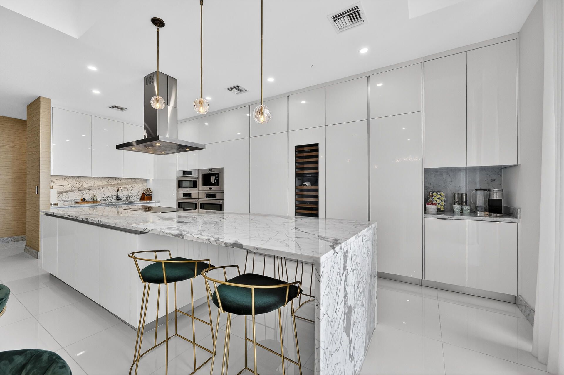 88 SW 7th St, Unit 4202, Miami, FL 33130 Photo