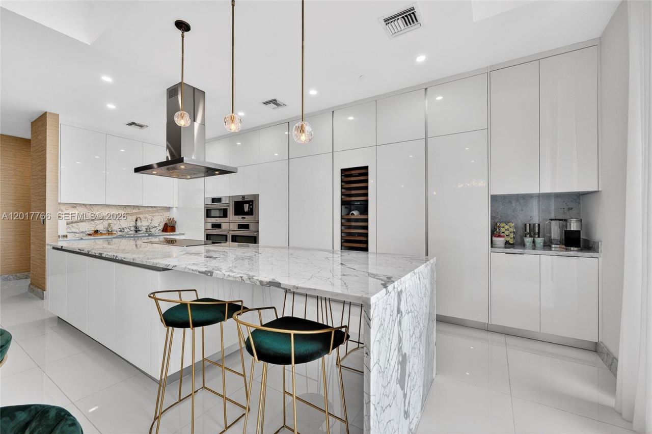 88 SW 7th St, Unit 4202, Miami, FL 33130 Photo