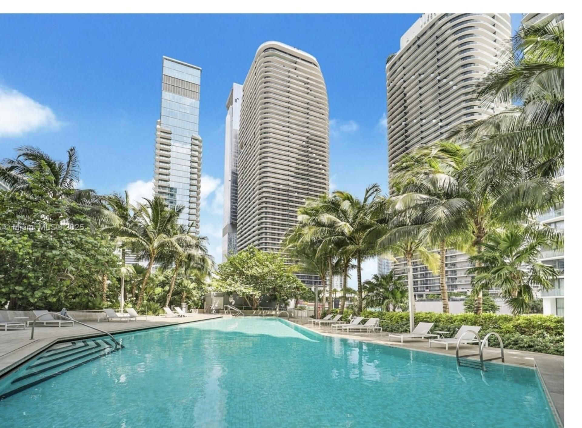 88 SW 7th St, Unit PH4202, Miami, FL 33130 Photo