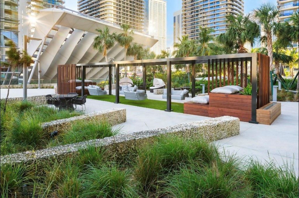 88 SW 7th St, Unit 4202, Miami, FL 33130 Photo