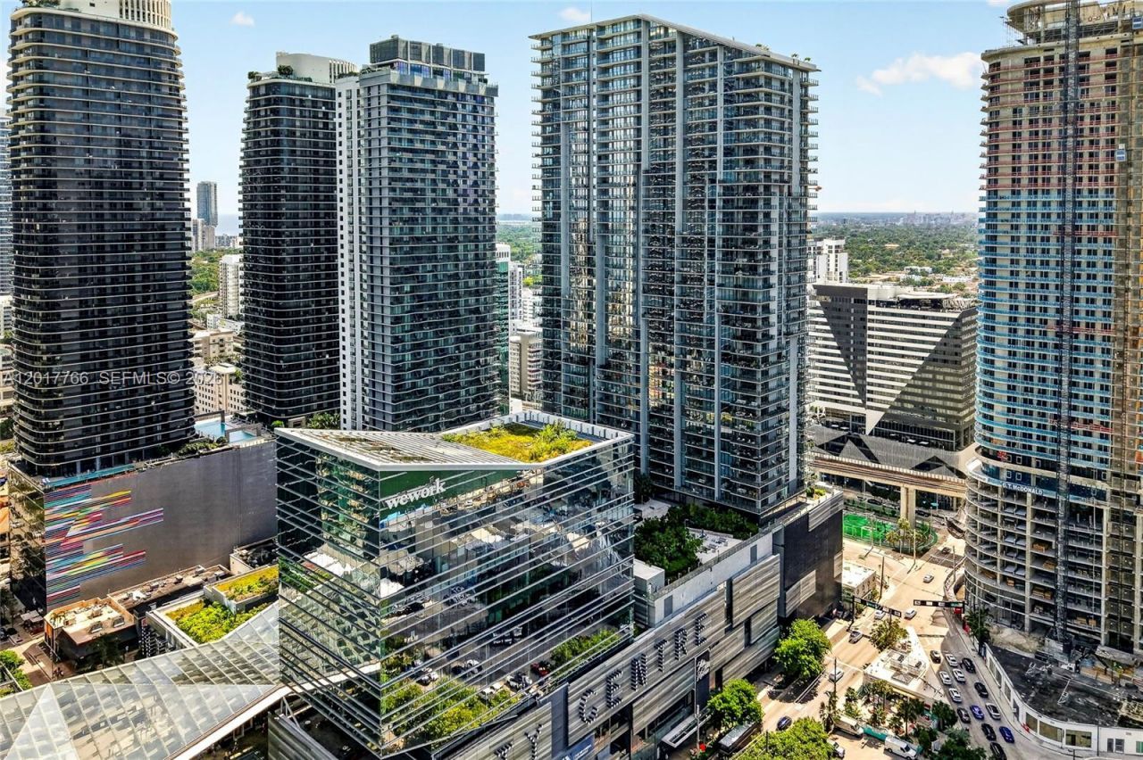 88 SW 7th St, Unit 4202, Miami, FL 33130 Photo