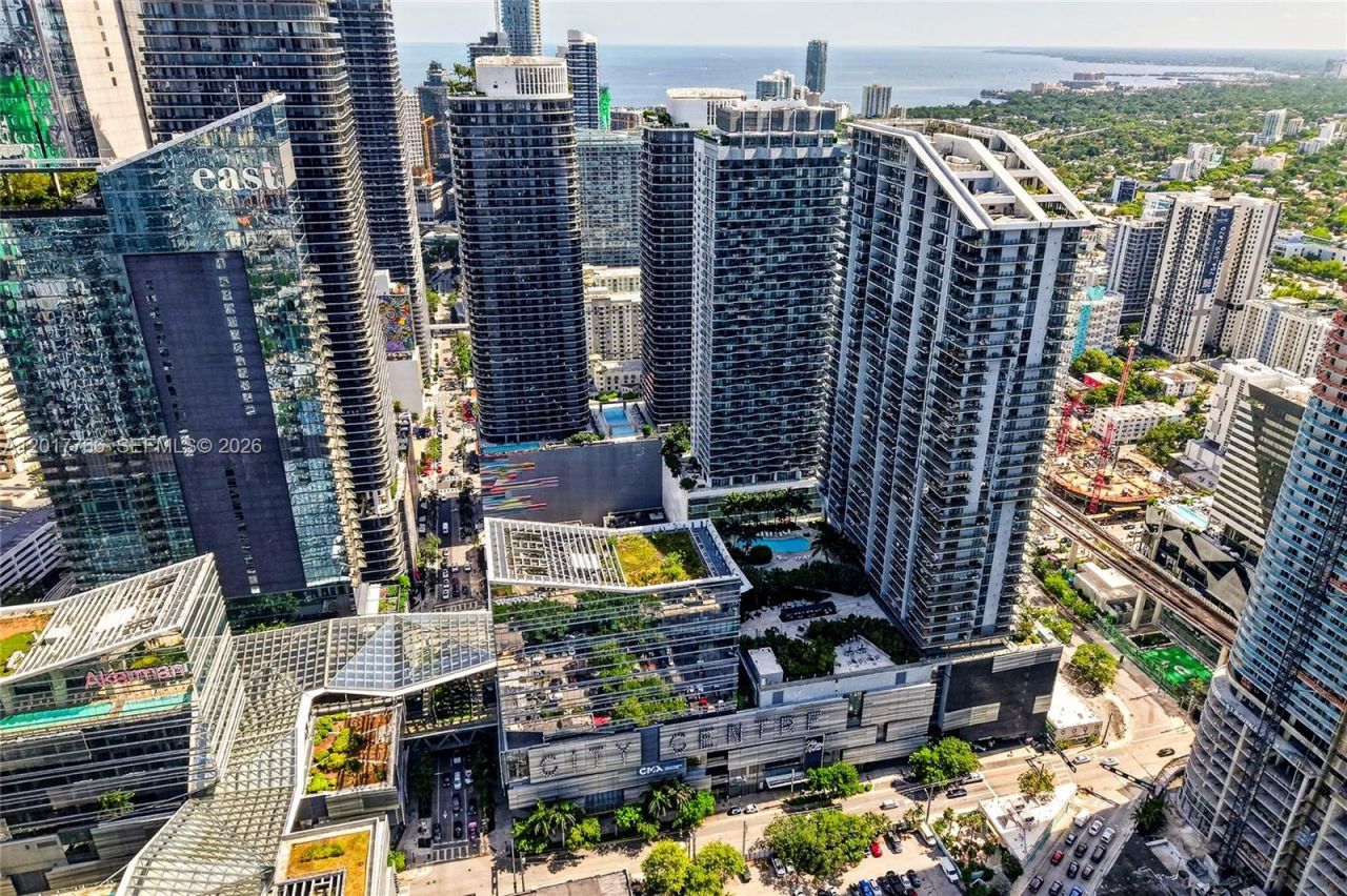 88 SW 7th St, Unit 4202, Miami, FL 33130 Photo