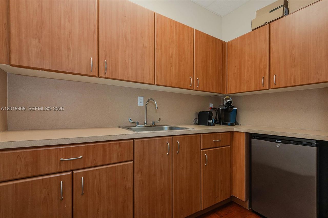 5599 S University Dr, Unit 205, Davie, FL 33328 Photo
