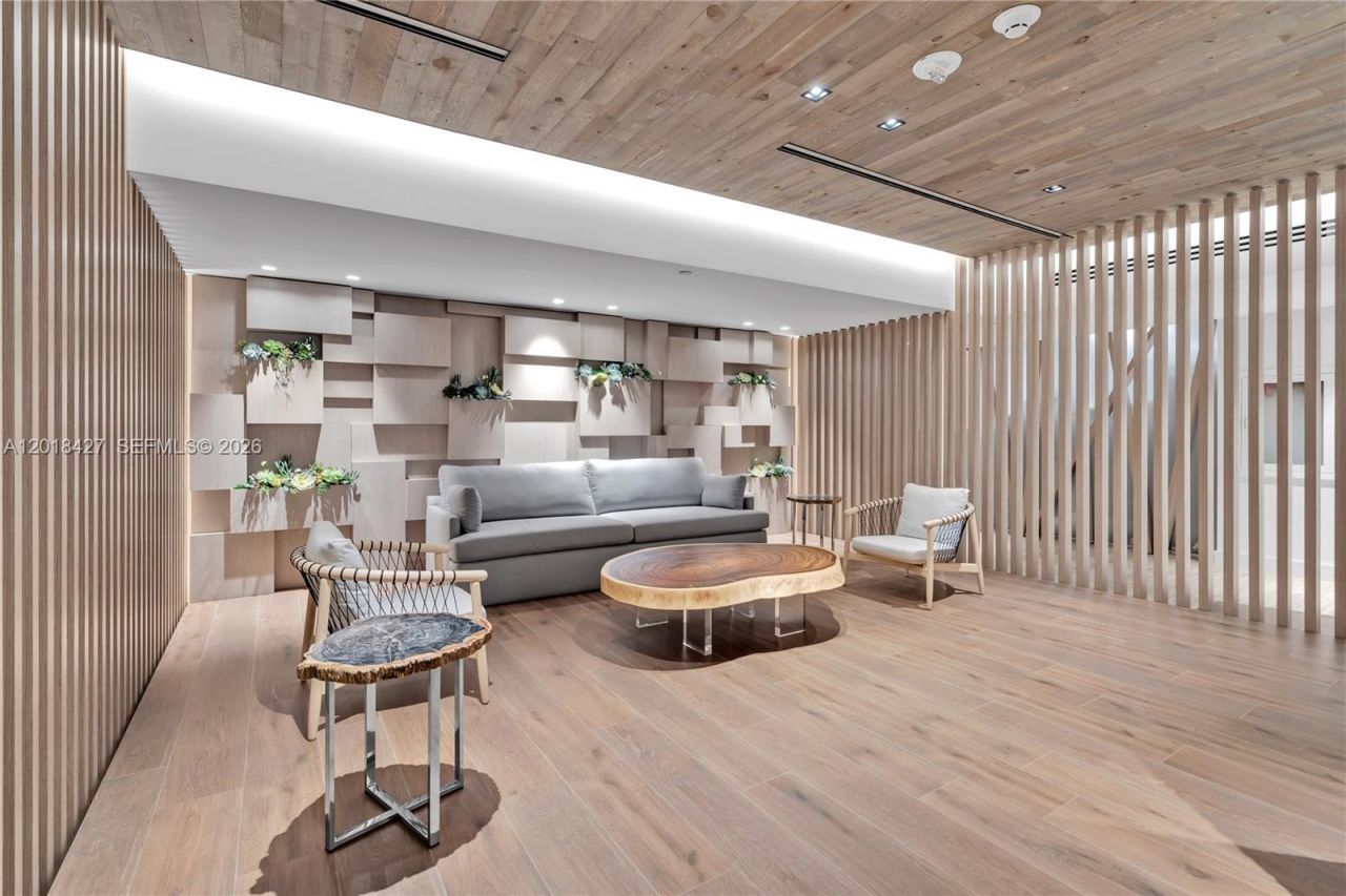 2301 Collins Ave , Unit 404, Miami Beach, FL 33139 Photo