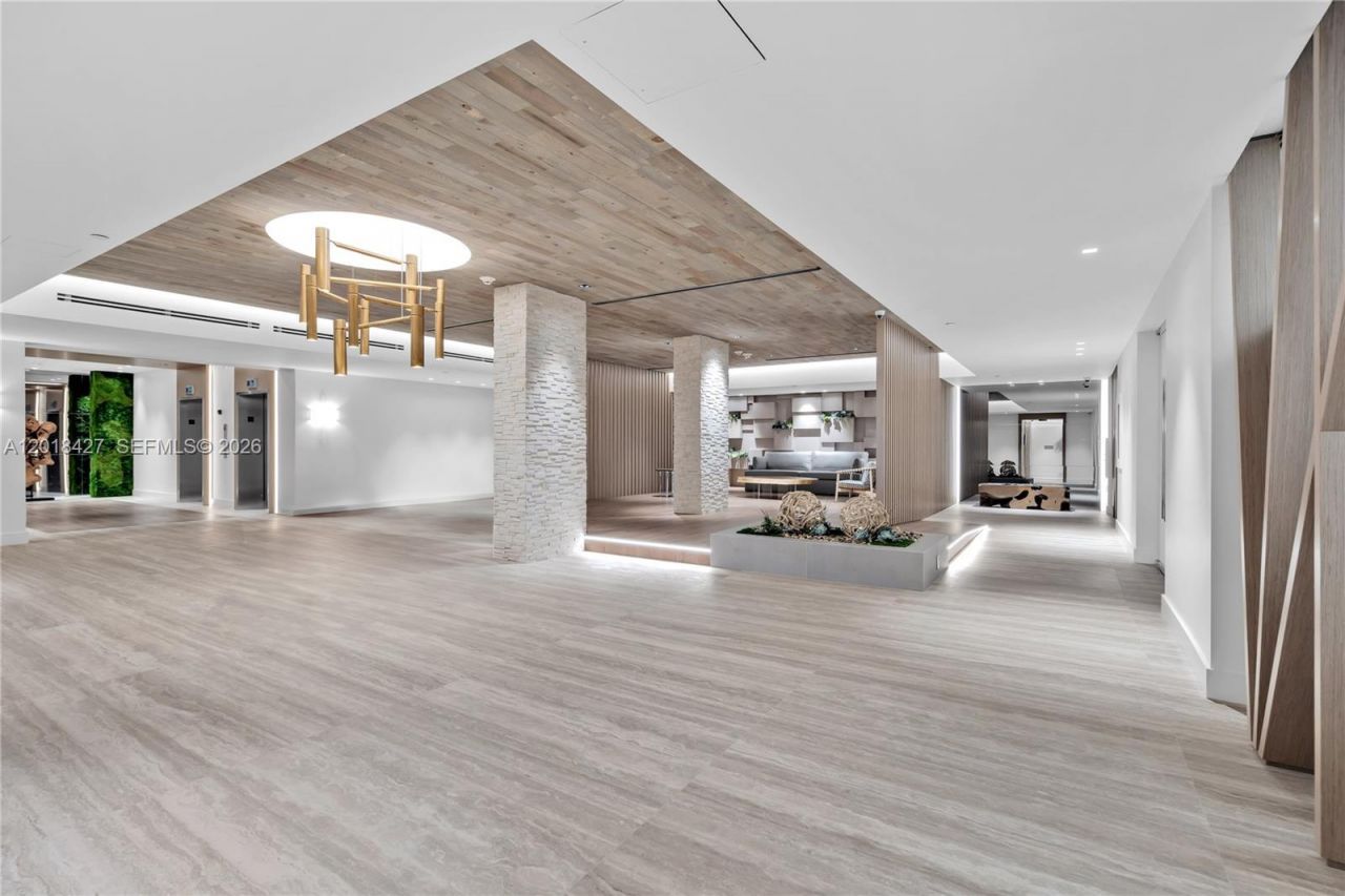2301 Collins Ave , Unit 404, Miami Beach, FL 33139 Photo