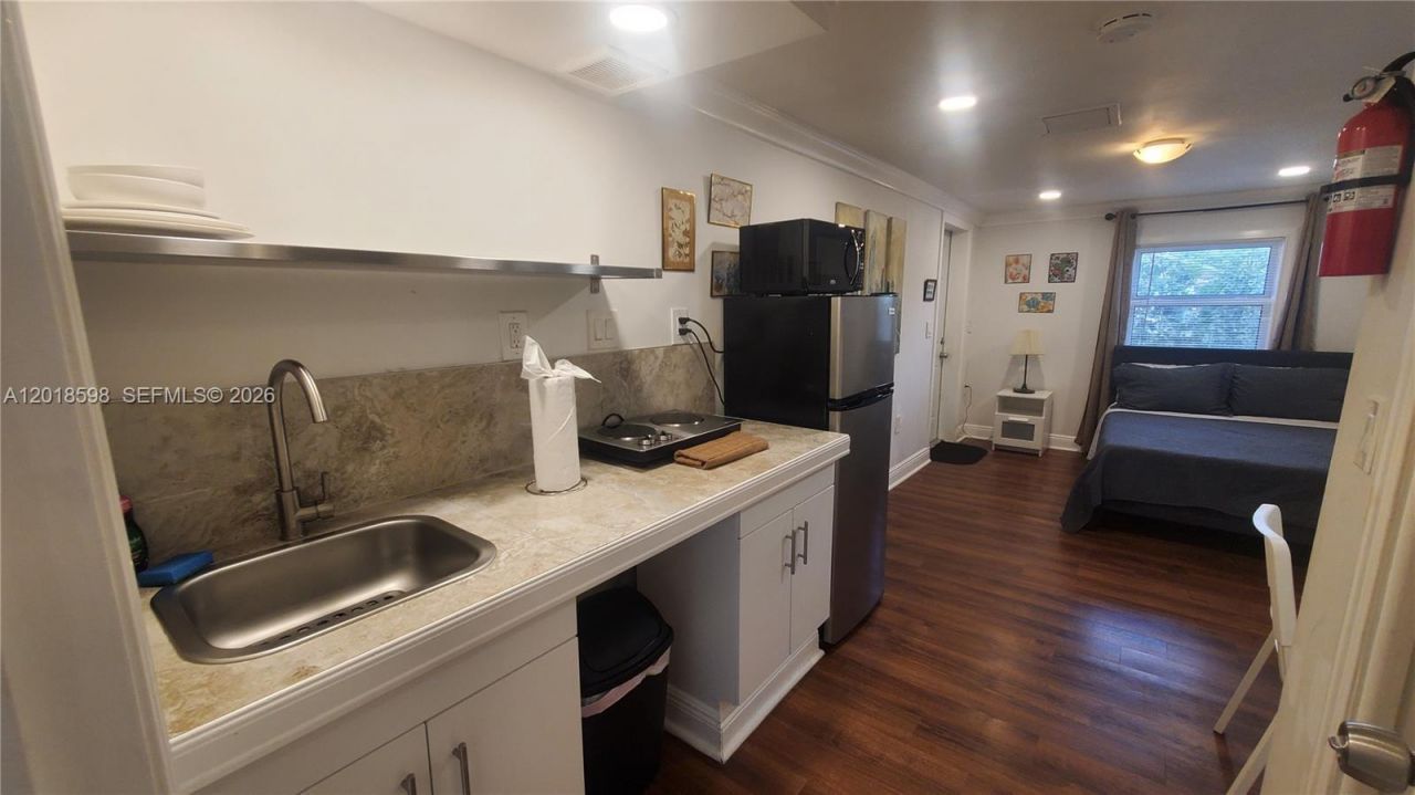 1030 S 62nd Ave, Unit B, Hollywood, FL 33023 Photo