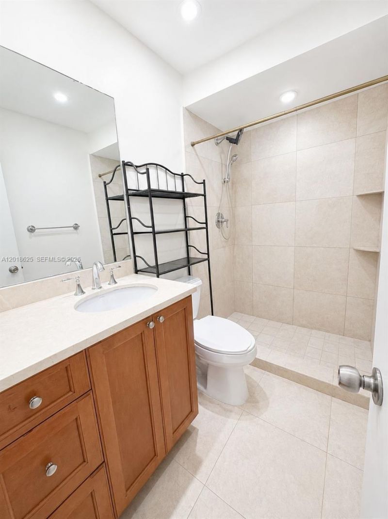 765 W 70th Pl, Unit 765, Hialeah, FL 33014 Photo