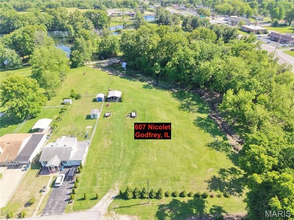 607 Nicolet Drive, Godfrey, IL 62035