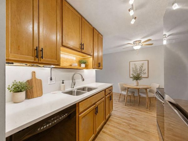 2005 E 122nd Street, Unit A11, Burnsville, MN 55337