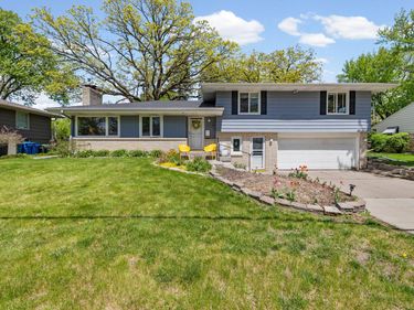 5320 Maddox Lane, Edina, MN 55436