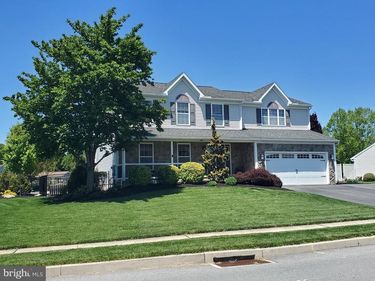 615 W PINE STREET, LEESPORT, PA 19533