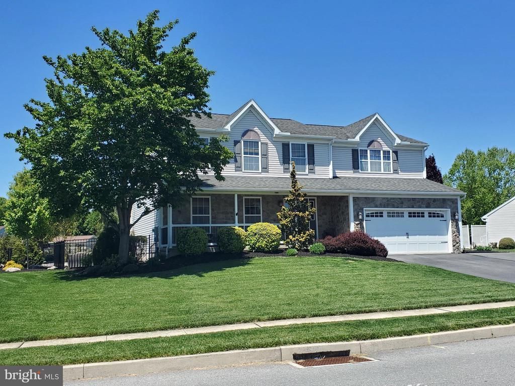 615 W PINE STREET, LEESPORT, PA 19533