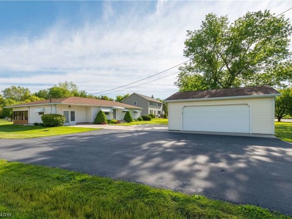 4499 Colorado Avenue , Sheffield Village, OH 44054
