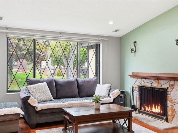 11 Royal Lake Dr, Unit 6, Braintree, MA 02184