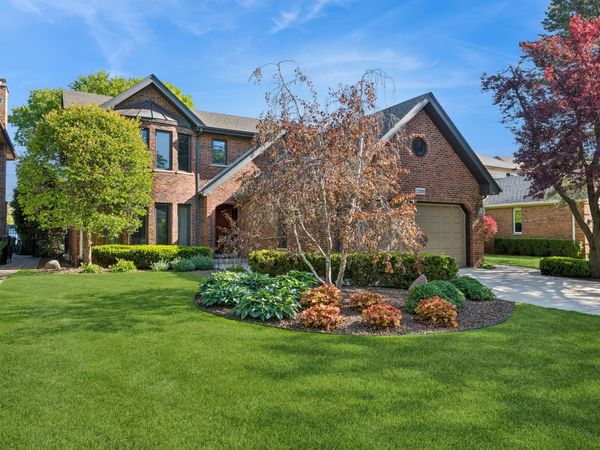 2208 Milton Avenue , Park Ridge, IL 60068