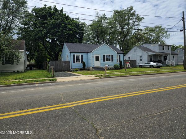 610 Chestnut Street, Lakehurst, NJ 08733