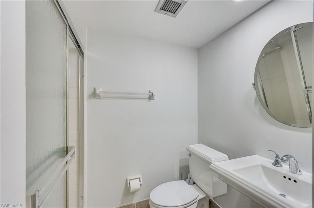 29 High Point Cir E, Unit 107, Naples, FL 34103 Photo