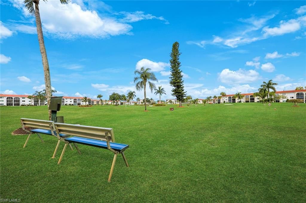 29 High Point Cir E, Unit 107, Naples, FL 34103 Photo