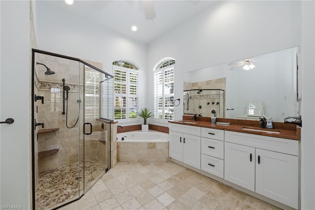 2292 Island Cove Cir, Naples, FL 34109 Photo