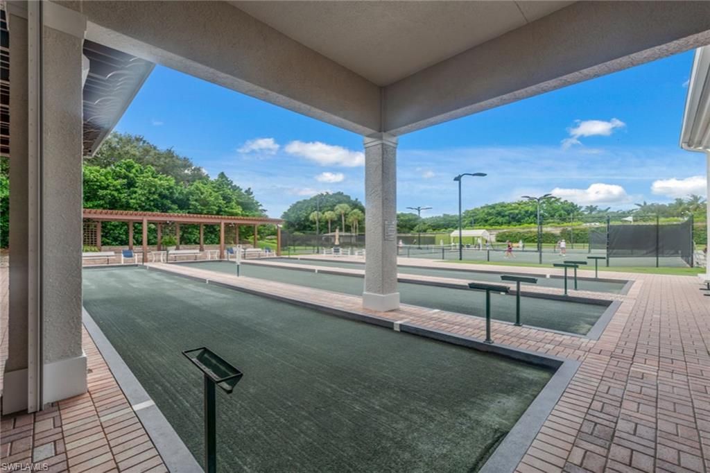 2292 Island Cove Cir, Naples, FL 34109 Photo