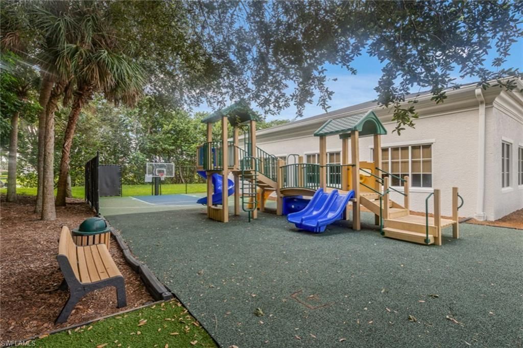 2292 Island Cove Cir, Naples, FL 34109 Photo