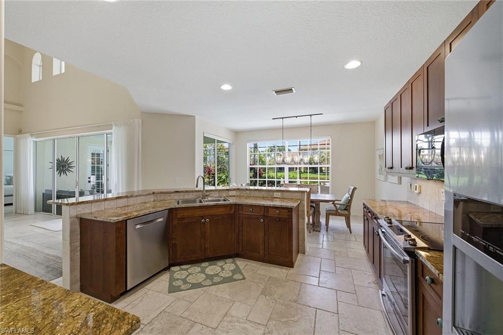 2292 Island Cove Cir, Naples, FL 34109 Photo