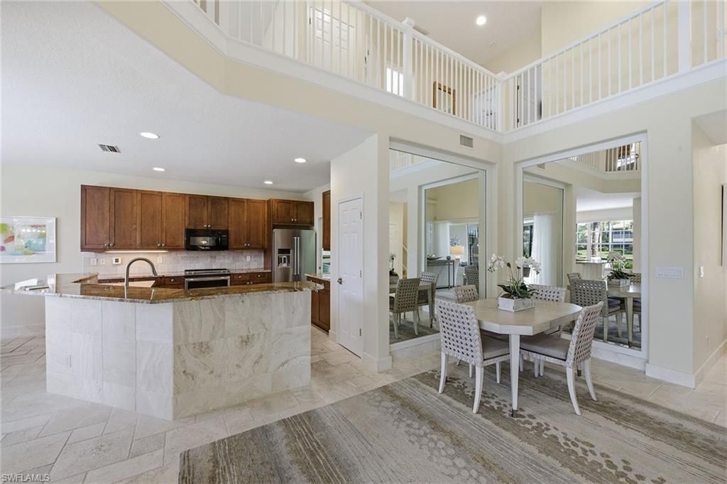 2292 Island Cove Cir, Naples, FL 34109 Photo