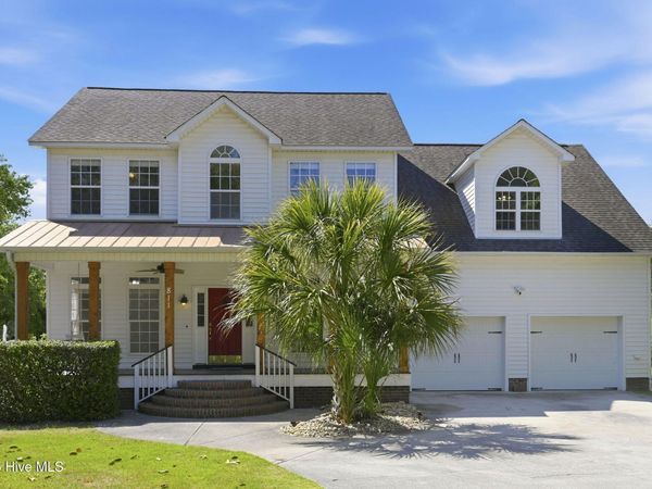 811 Albatross Way , Hampstead, NC 28443