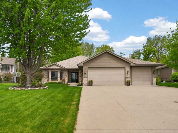 7052 Eagle Trail, Centerville, MN 55038
