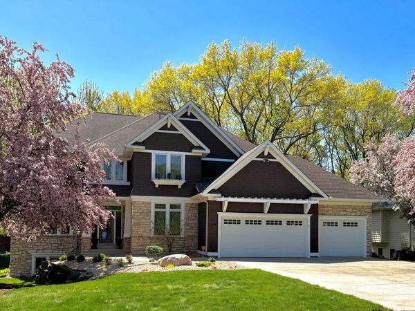 3716 Falcon Way, Eagan, MN 55123