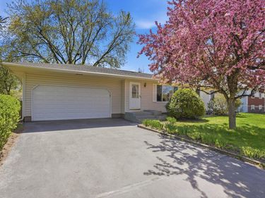 4325 Brookdale Drive N, Brooklyn Park, MN 55443