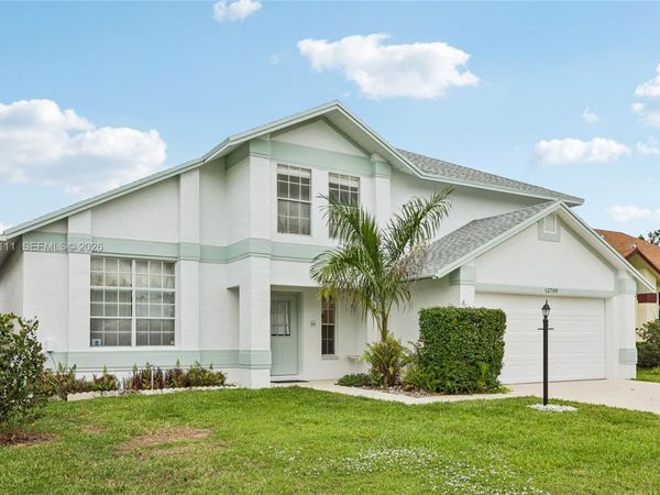 12769 Meadowbreeze Dr , Wellington, FL 33414