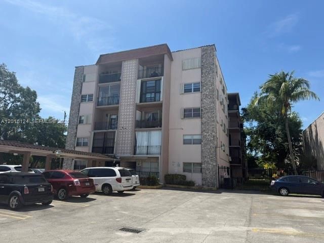 3640 NW 9th St, Unit 201, Miami, FL 33125 Photo