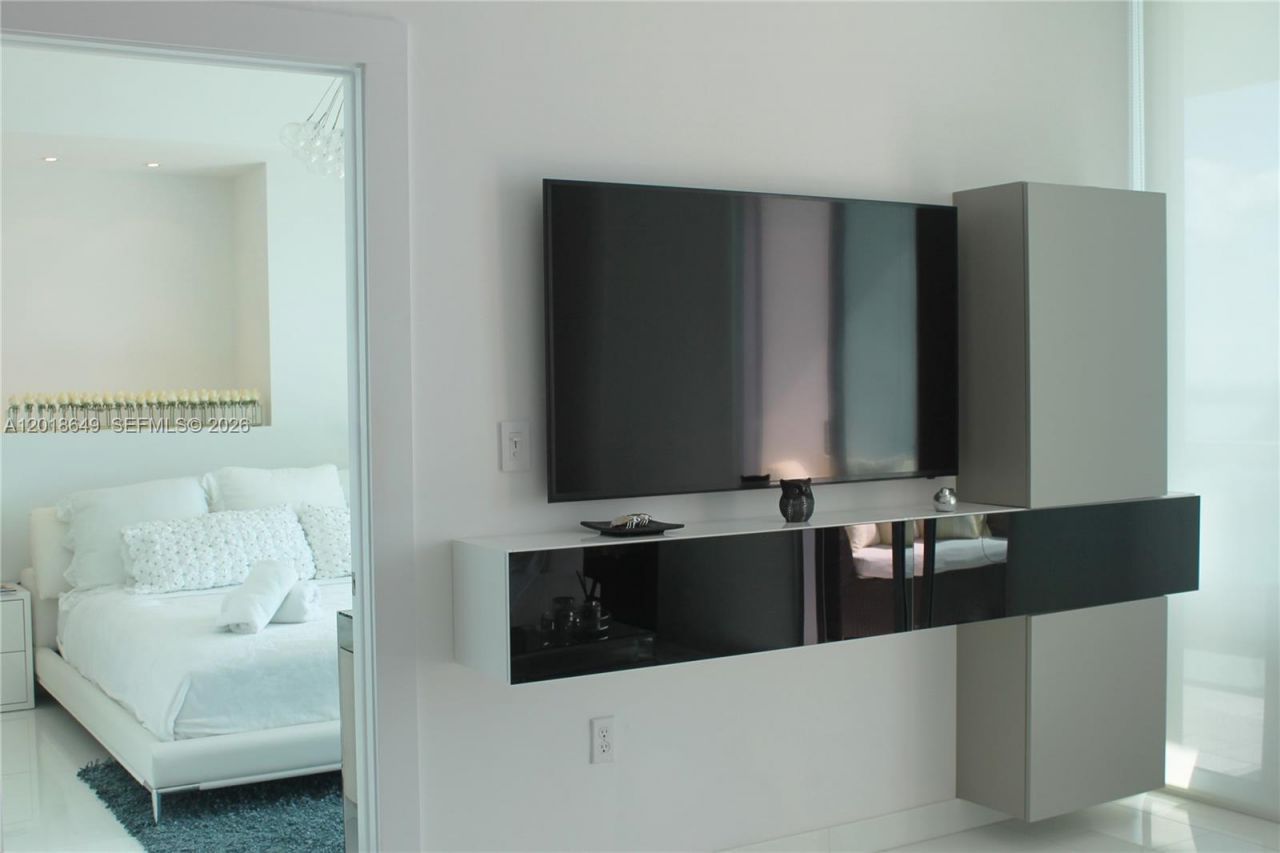900 Biscayne Blvd , Unit 3207, Miami, FL 33132 Photo
