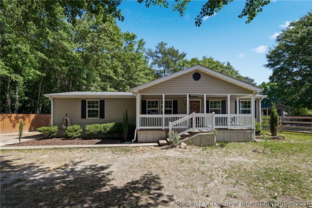 220 Fondern Drive, Hope Mills, NC 28348 Main Photo