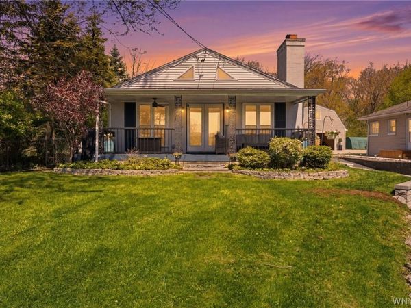 2296 E River Road, Grand Island, NY 14072