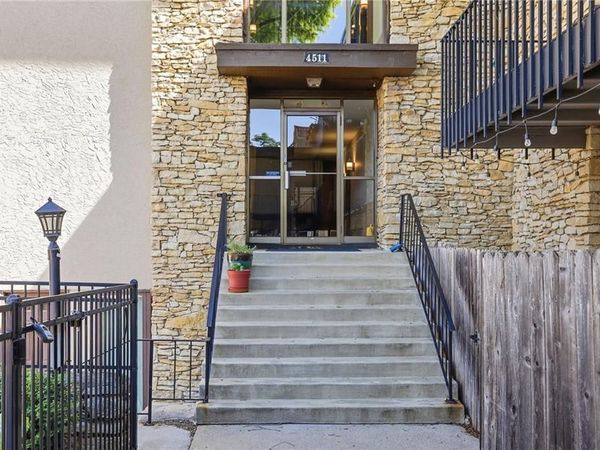 4511 Headwood Drive, Unit 5, Kansas City, MO 64111