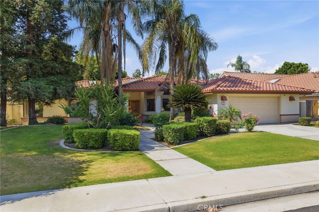 7313 Calle Los Manzanos, Bakersfield, CA 93309 Main Photo