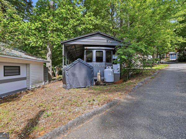 1052 Mountain Shadows Drive, Cleveland, GA 30528