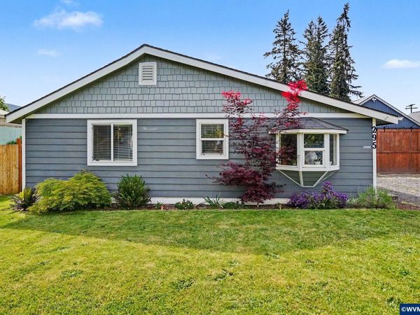 295 10th St, Lyons, OR 97358