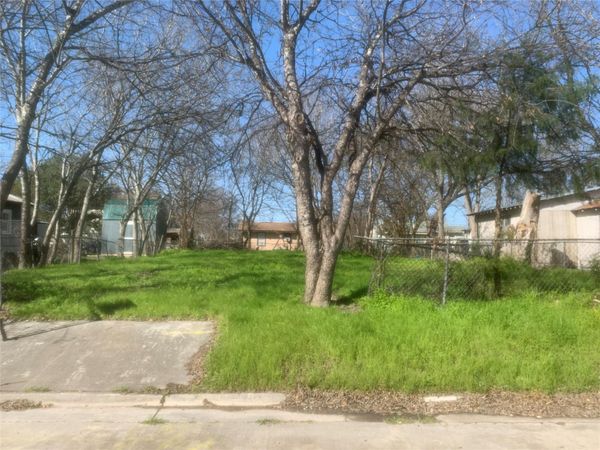 1622 Starcke ST , Seguin, TX 78155