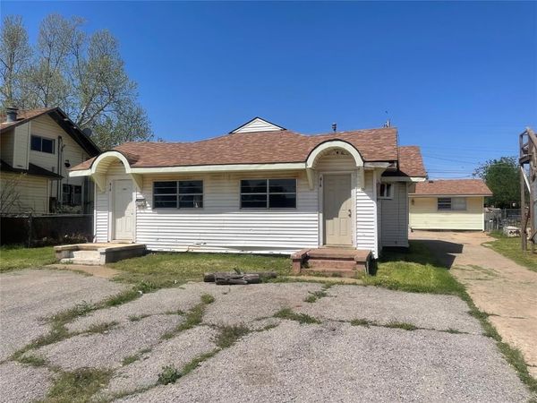 616 S 6th Street, Clinton, OK 73601