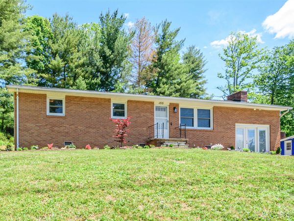 155 Chestnut Place, Arden, NC 28704
