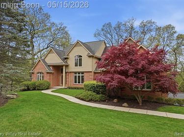 7919 Alta Vista Drive, Hamburg Twp, MI 48169