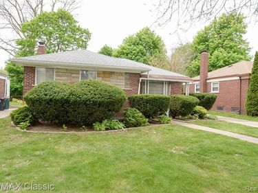 21961 Sussex Street, Oak Park, MI 48237