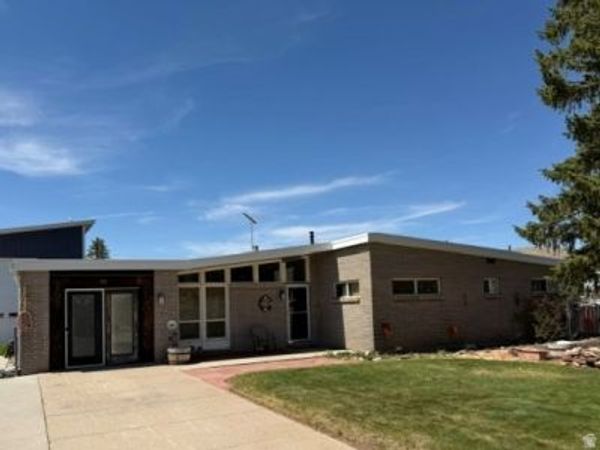 105 3RD AVE , Dutch John, UT 84023