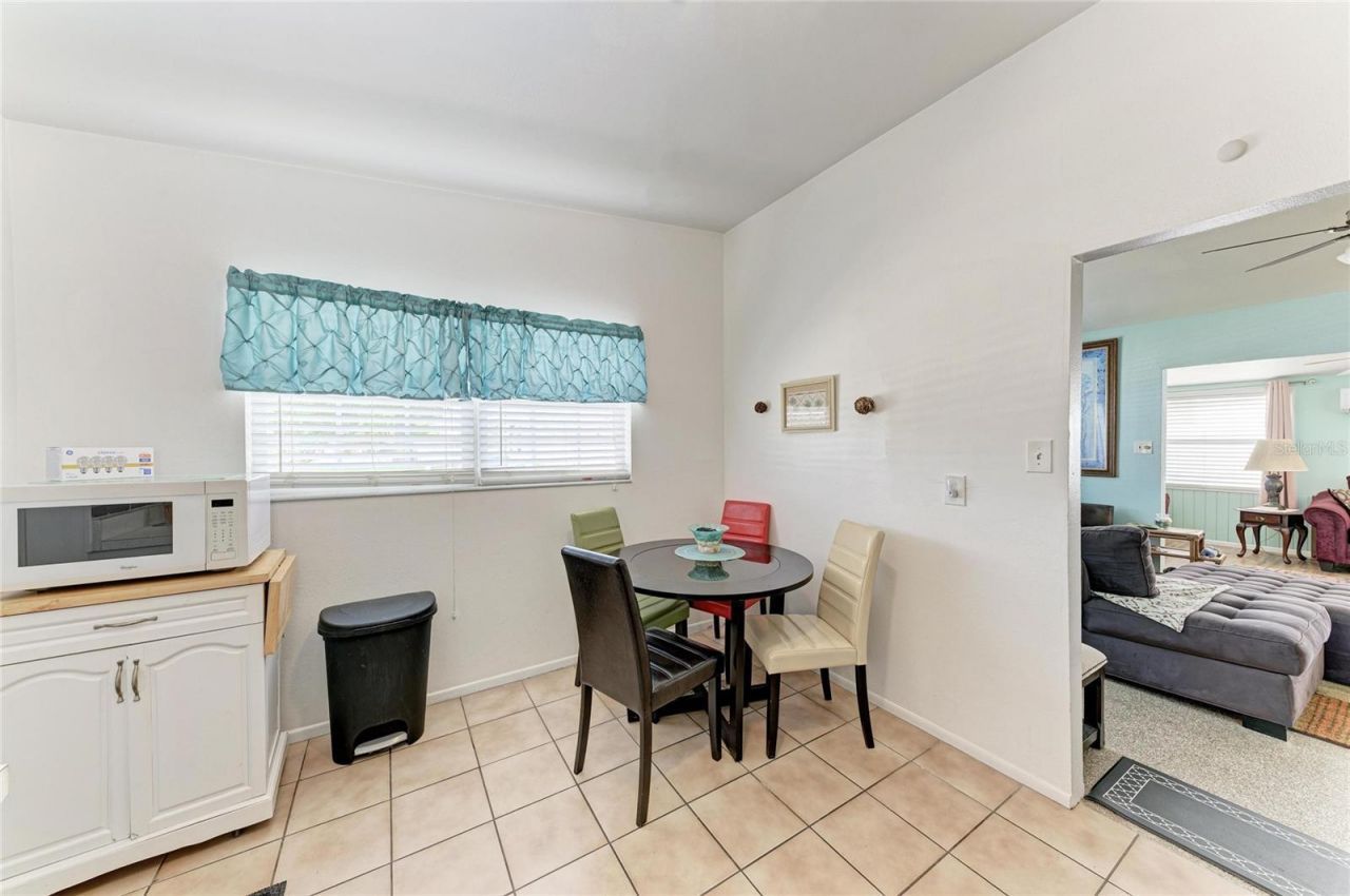 2564 Wood Street, Sarasota, FL 34237 Photo