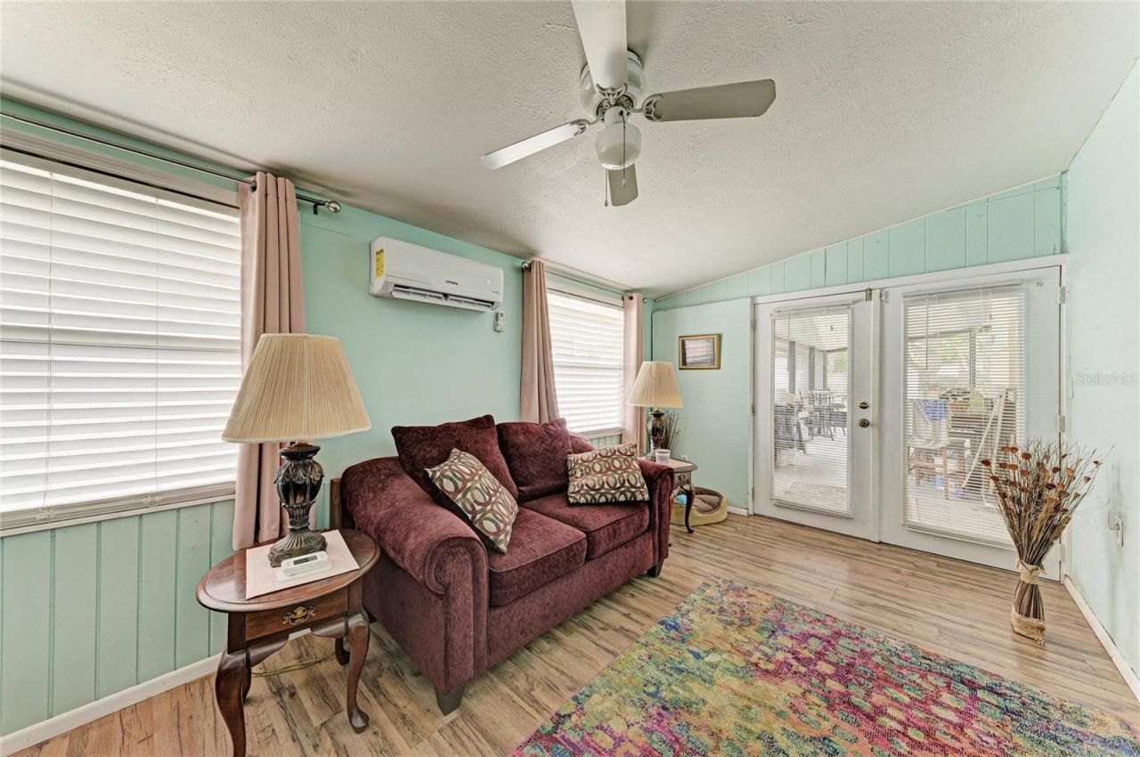 2564 Wood Street, Sarasota, FL 34237 Photo